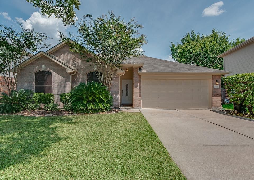 1st image of 16827 Pheasant Creek Ct