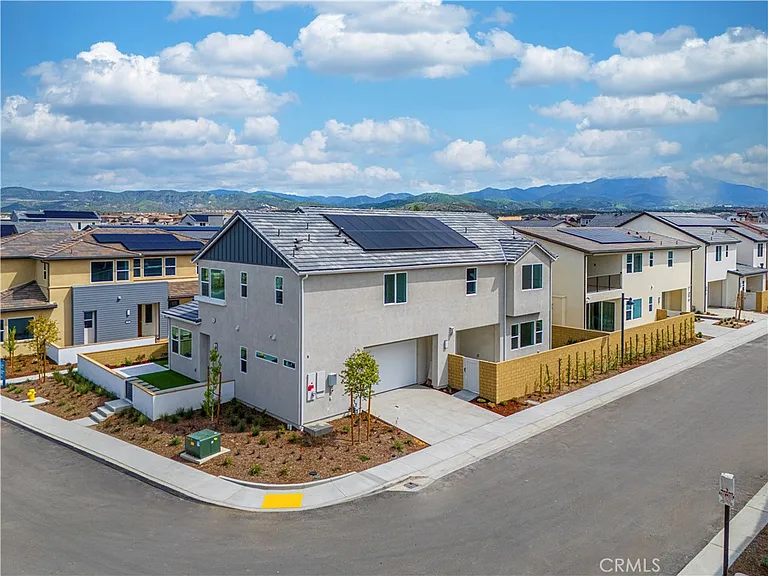 402 Shrike — Photo 16