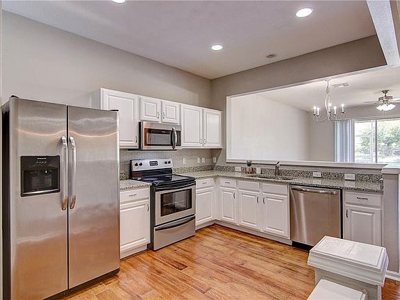 5th image of 2546 Glenrise Pl