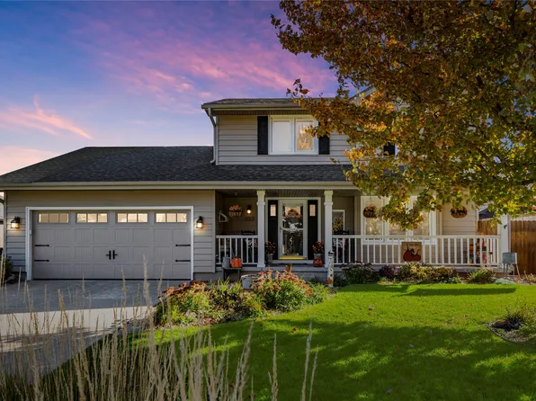 323 Edgewood Ln, Pleasant Hill, IA 50327