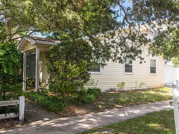 4th image of 3102 W Fountain Blvd