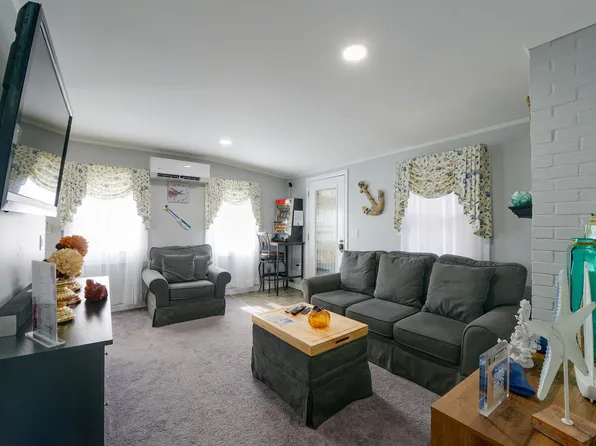 134 Centennial Ave #Id1638704p, Gloucester, MA 01930