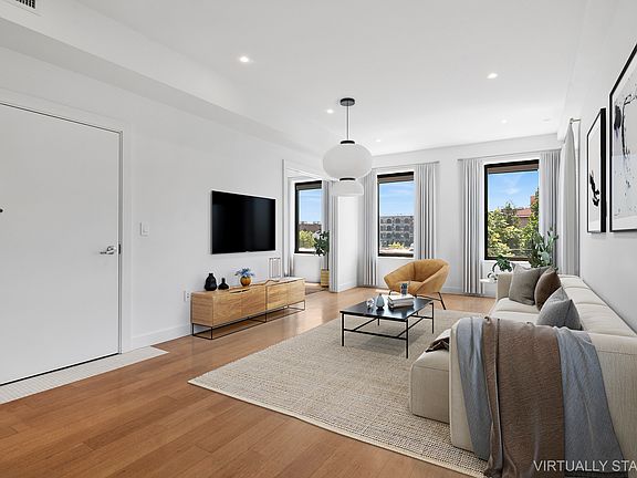 3rd image of 162 Beard St APT 3