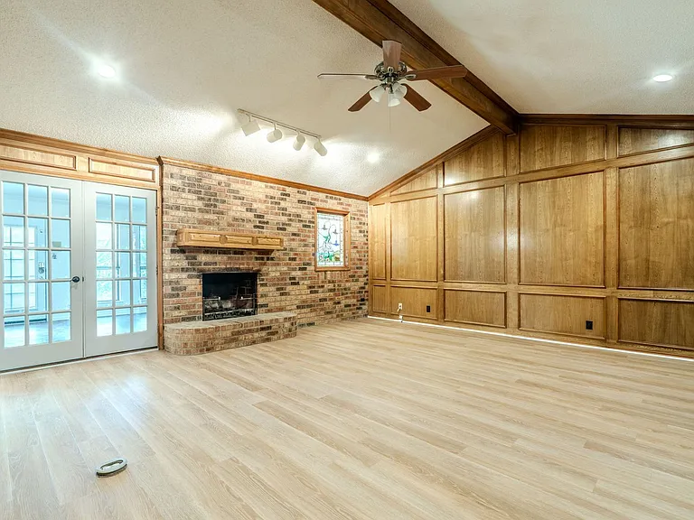 4501 Ridge North Rd — Photo 7