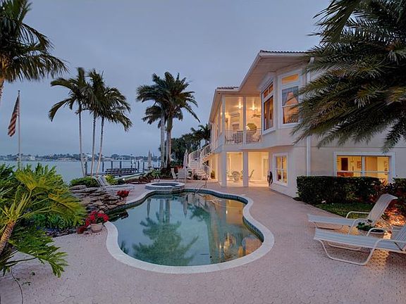 2nd image of 105 Harbor Dr Unit C