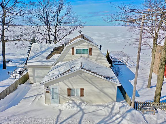 4th image of 214 Holly Ave