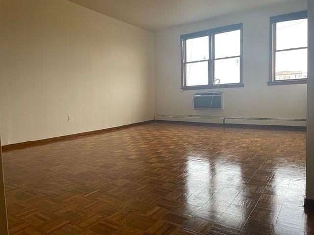 1st image of 2048 42nd St Ste 1
