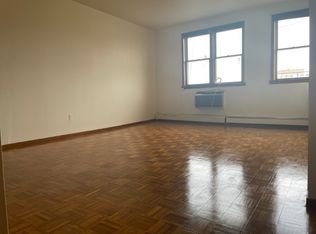 2048 42nd St STE 1, Astoria, NY 11105