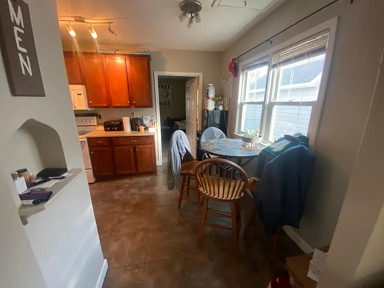 1902 S Menlo Ave — Photo 14