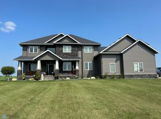 6984 14th St S, Moorhead, MN 56560