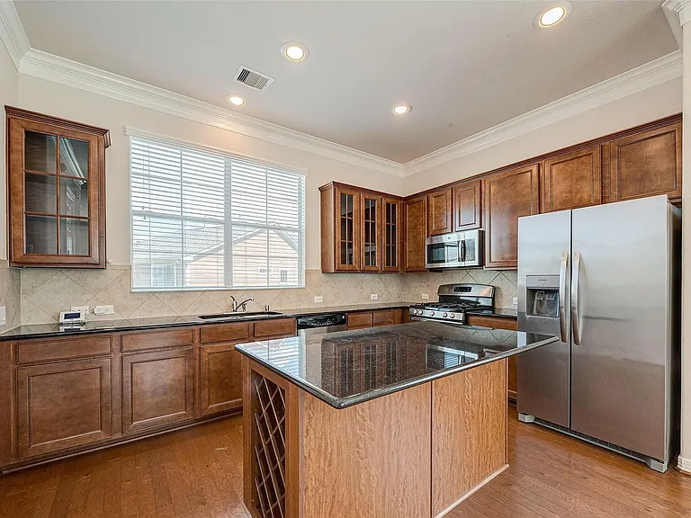 3302 Clearview Cir — Photo 16