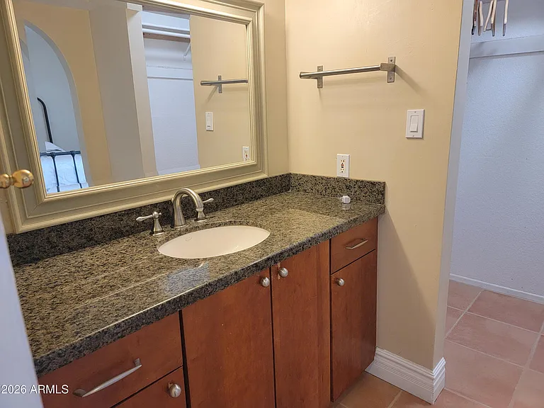 5118 E Gelding Dr — Photo 18