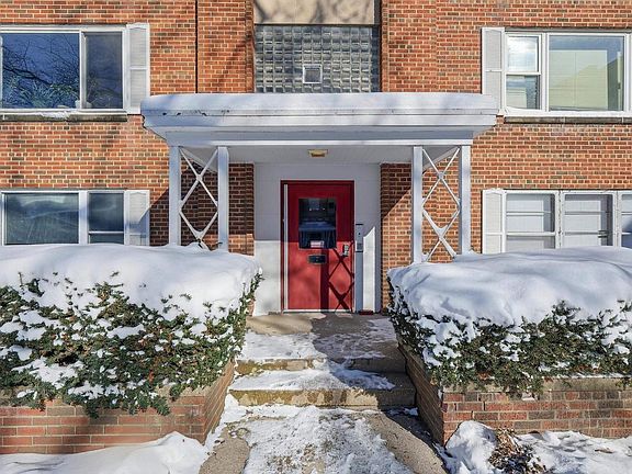 2nd image of 7 Sherman Terrace #6
