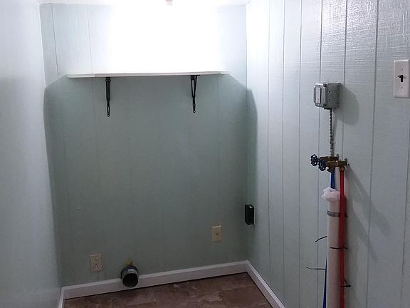 Washer-dryer hook-up