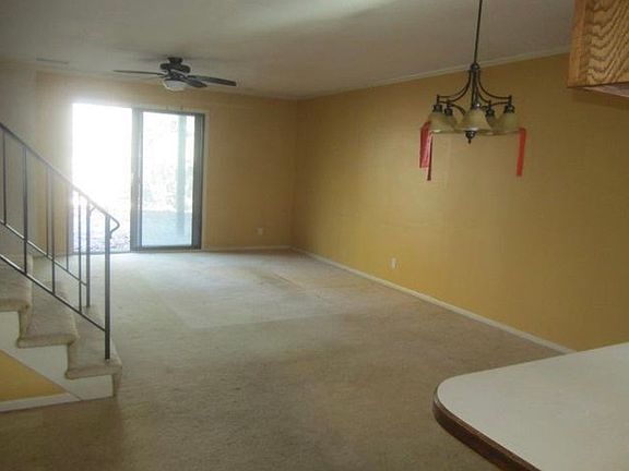 4th image of 108 South Dr #D