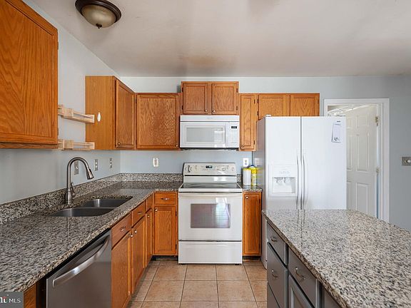 5th image of 10013 Little John Ct