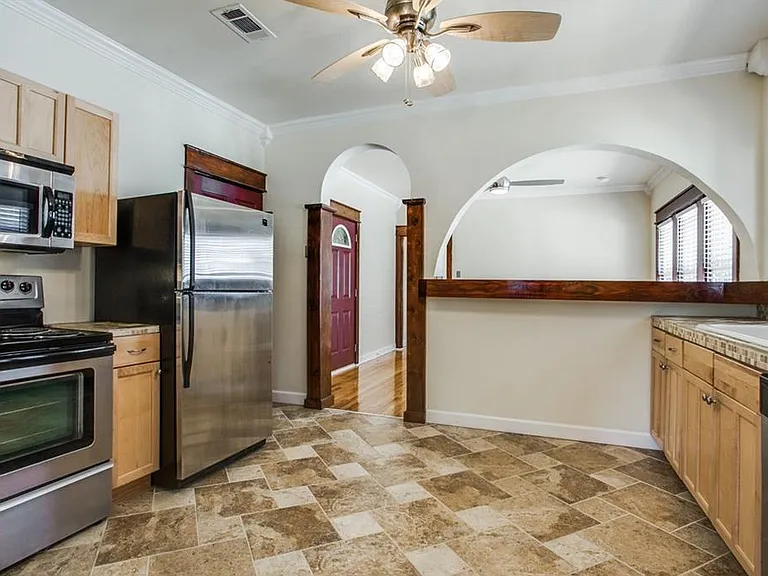 1227 Kings Hwy #B — Photo 7