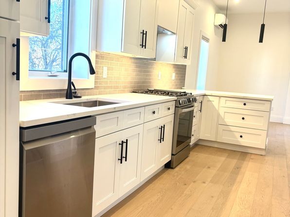 165 Pearl St APT 1