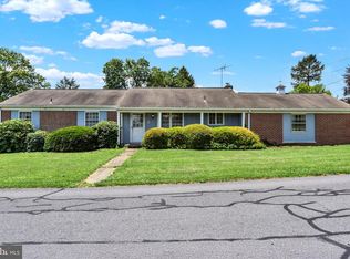 5 Greenway Dr, Mechanicsburg, PA 17055