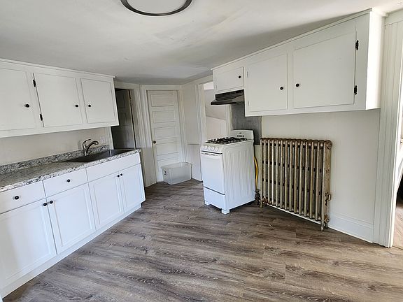 5th image of 249 Washington St APT 6