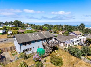 6829 Bret Harte Ln, Eureka, CA 95503