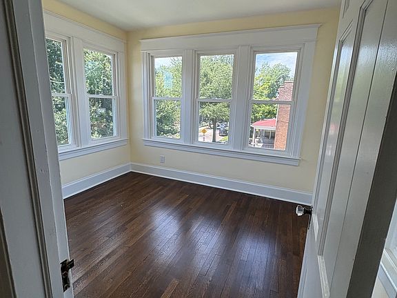 3rd image of 3017 7th St SE