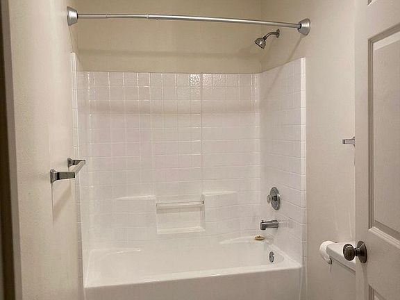 4th image of 7772 Shadyglade Ln Unit B