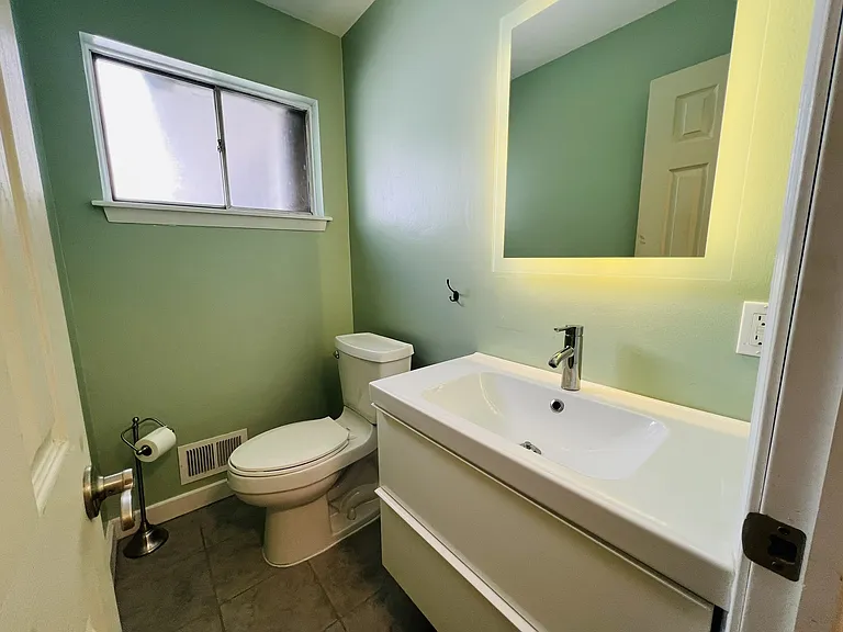 747 Jamaica Dr #1 — Photo 17