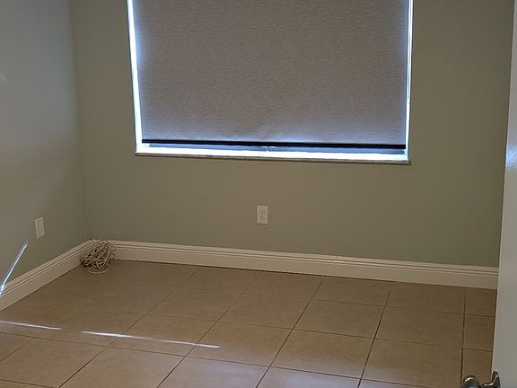 4th image of 2050 Oleander Blvd #106