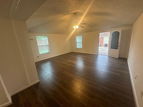 5th image of 809 Cliffdale Ave #A