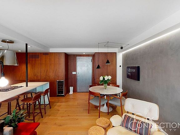 5th image of 200 E 84th St APT 5D