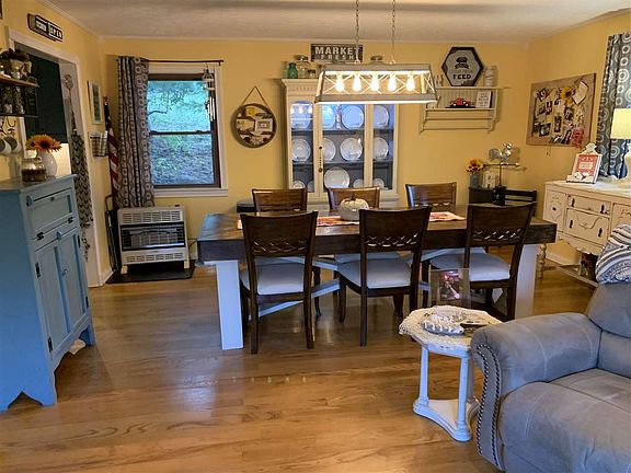 4th image of 78 Beaver Hollow Cir