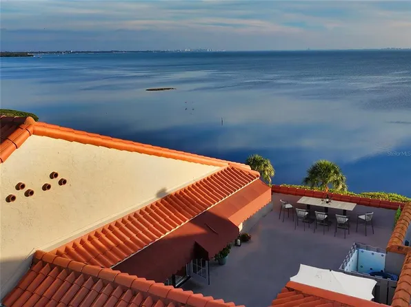 4557 Bay Club Dr, Bradenton, FL 34210