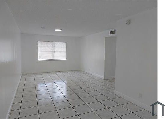 3rd image of 1201 SW 50th Ave APT 213
