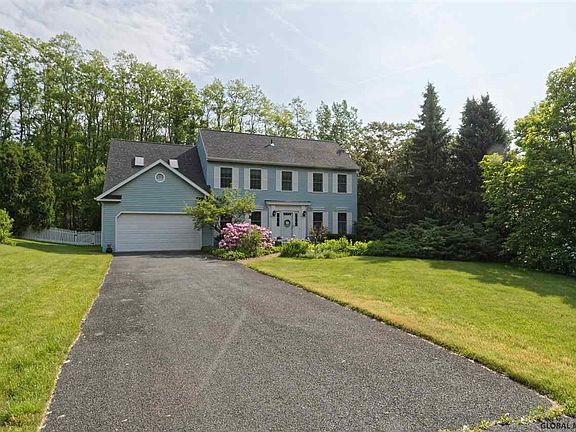 3rd image of 38 Princess Ln