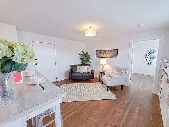 5th image of 836 Park Ave #52597F187