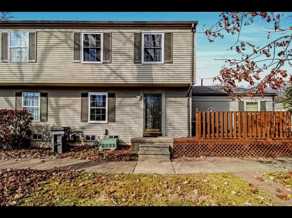 33799 Bayview Dr, Chesterfield, MI 48047