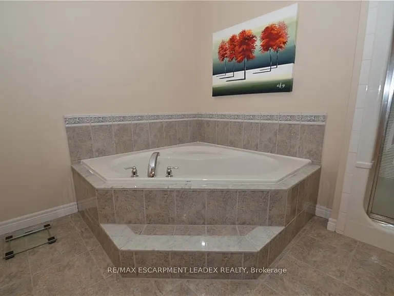 1132 Harrogate Dr — Photo 15