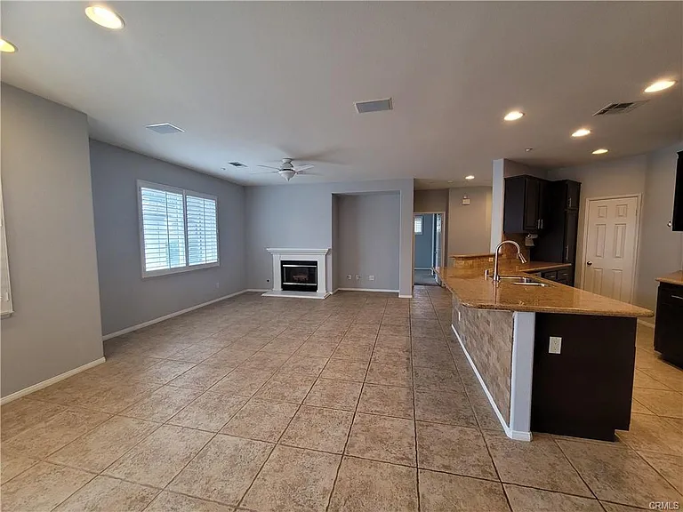 74 Rosenblum #108 — Photo 4
