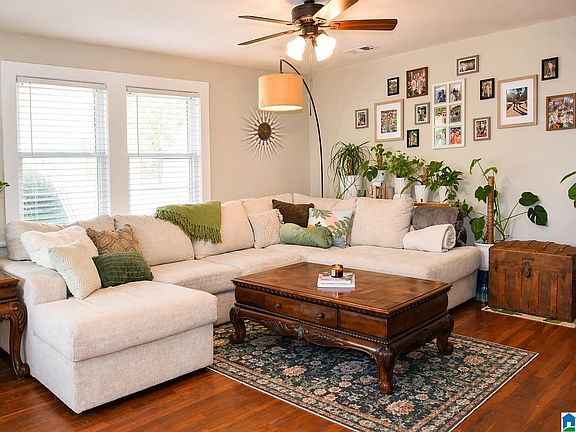 5th image of 621 Sidney Cir