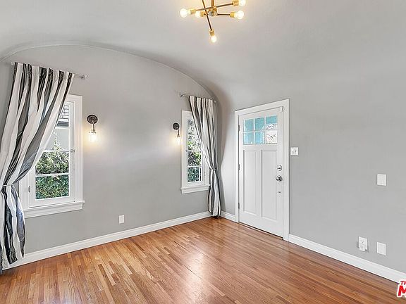 2nd image of 2630 S Bedford St #2630