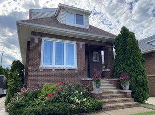 5608 S Nagle Ave, Chicago, IL 60638