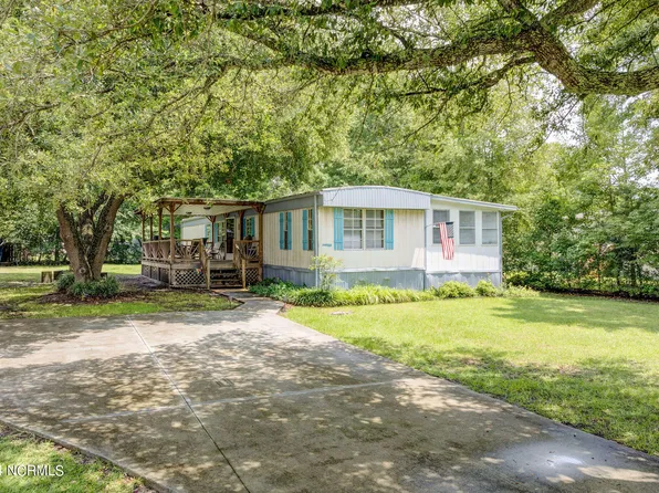 621 Creek Drive, Hampstead, NC 28443