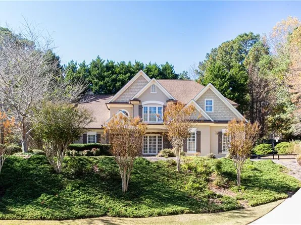 4010 Rockingham Dr, Roswell, GA 30075