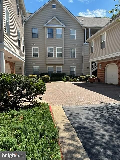 1st image of 5827 Wyndham Cir Unit 103