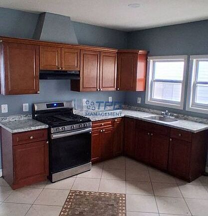 3rd image of 440-442 Walnut St #442-1