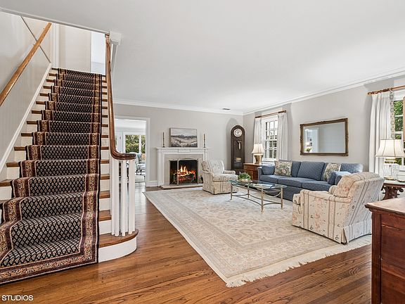 3rd image of 2106 Beechwood Ave