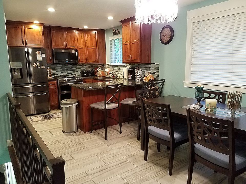 2nd image of 359 W 425 S