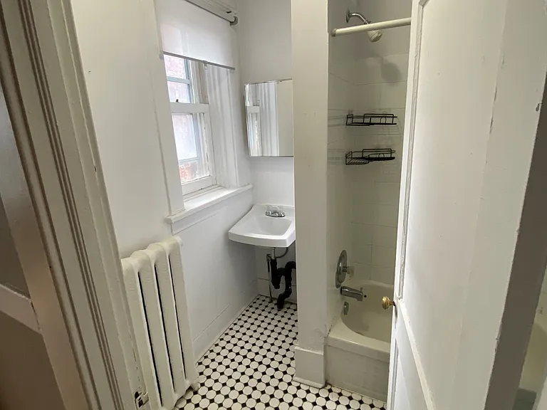 318 Cooper St #6 — Photo 6