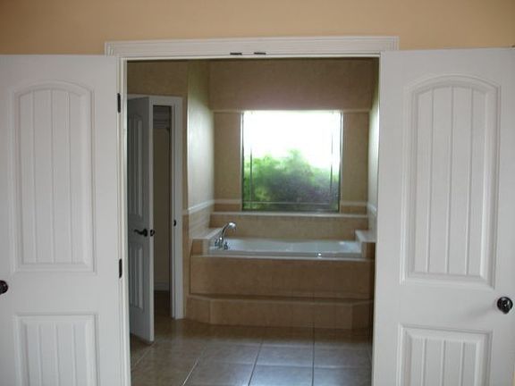 5th image of 2503 Biltmore Ave